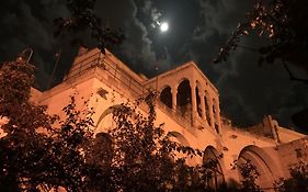 Melekler Evi Cave Hotel